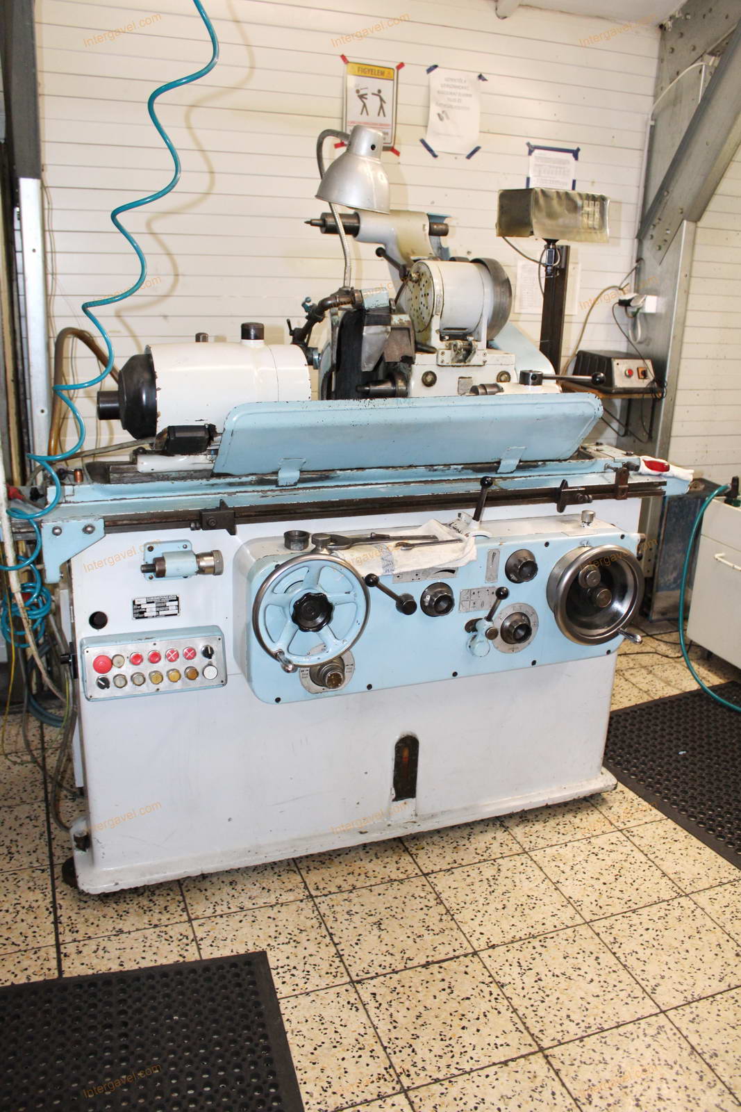 Bore and mantle grinder