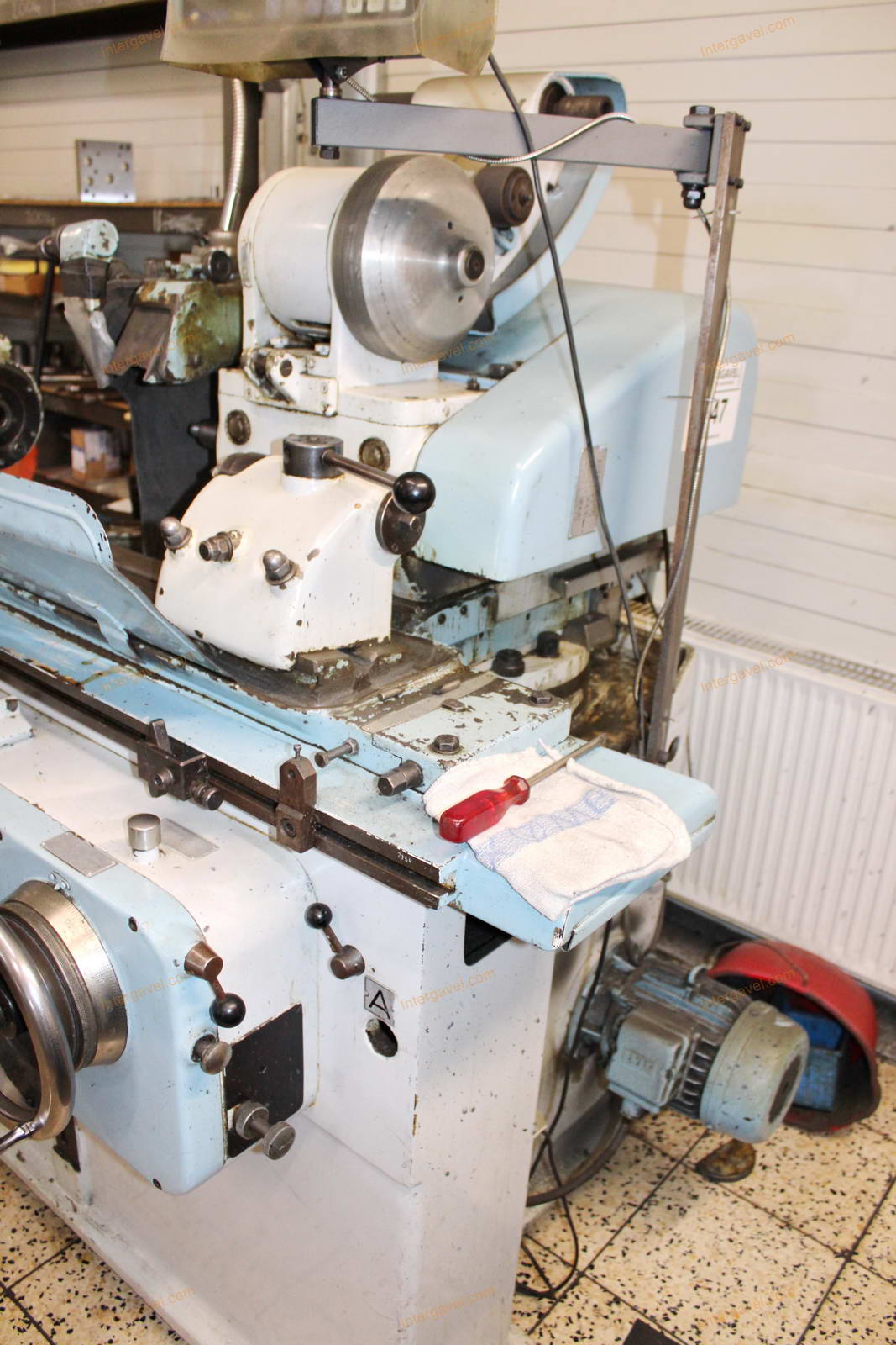 Bore and mantle grinder 9