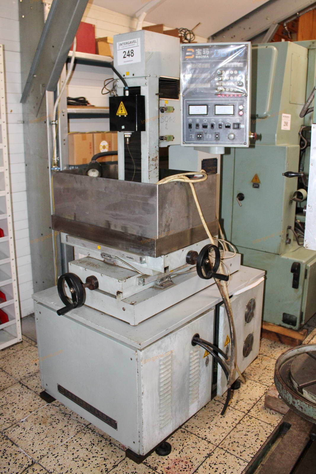 Starting spark erosion machine