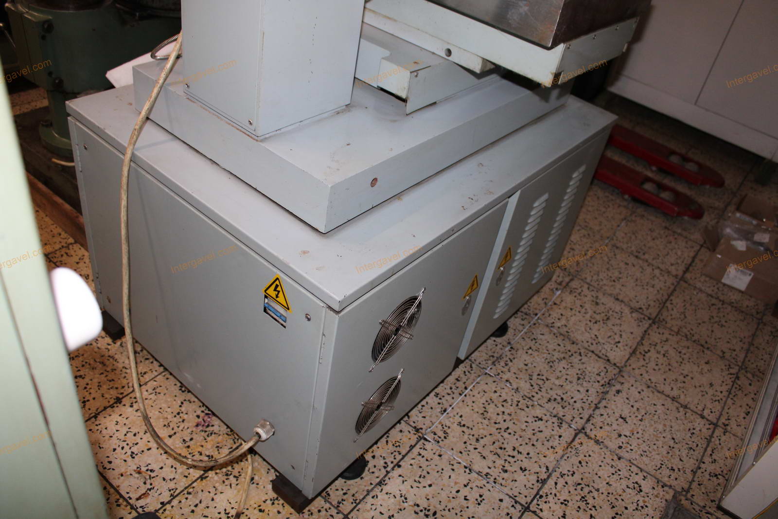 Starting spark erosion machine 10