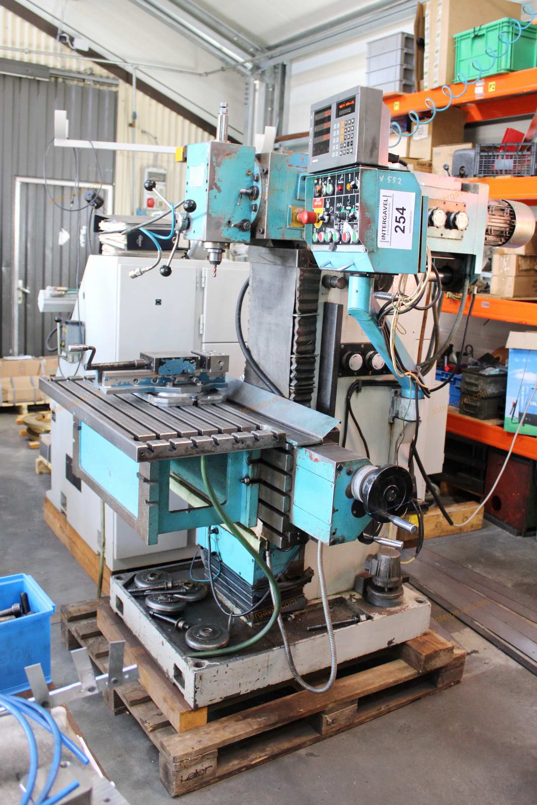 Milling machine