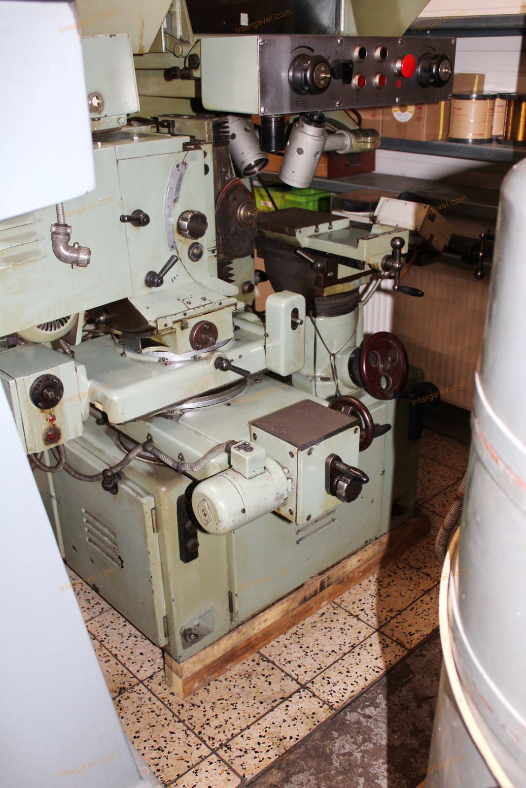 Optikai köszörű 12