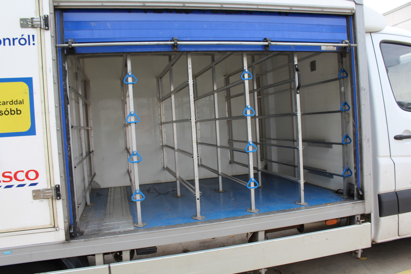 Hűtős kisteherautó 9