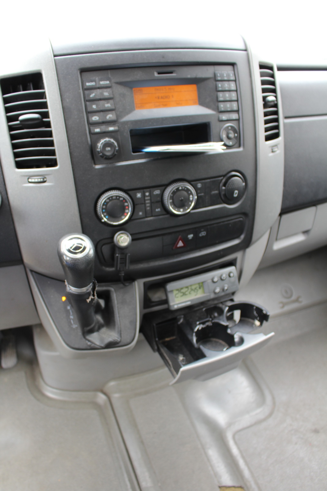 Hűtős kisteherautó 13