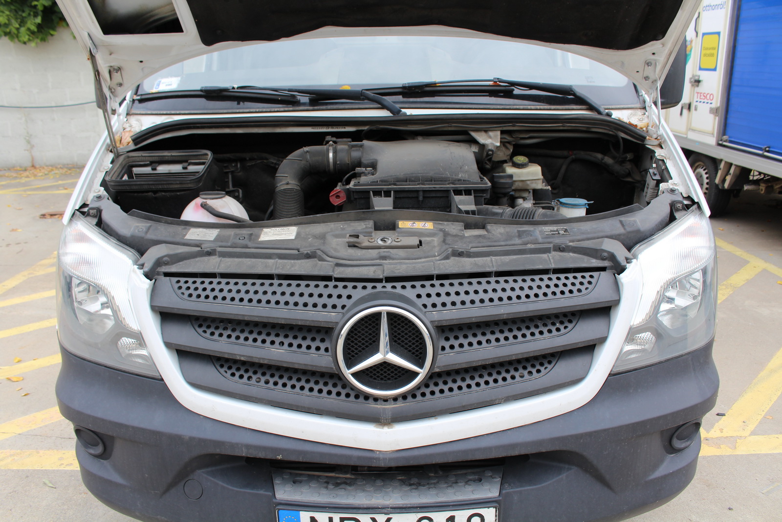 Hűtős kisteherautó 14