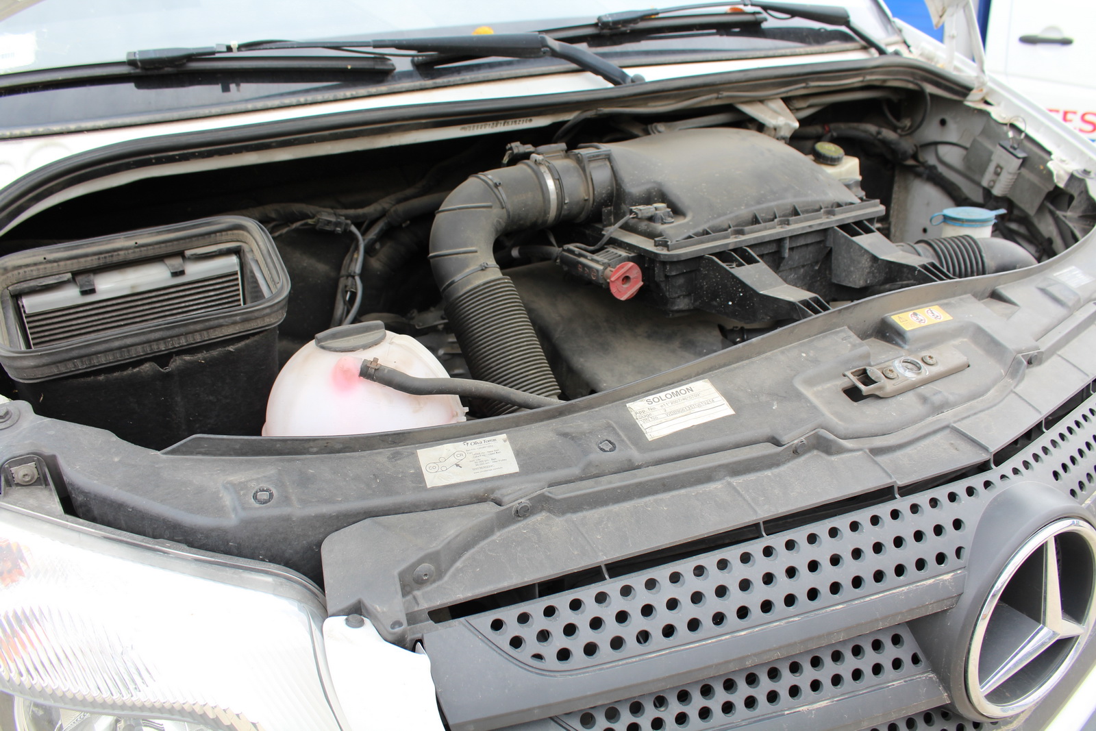 Hűtős kisteherautó 16