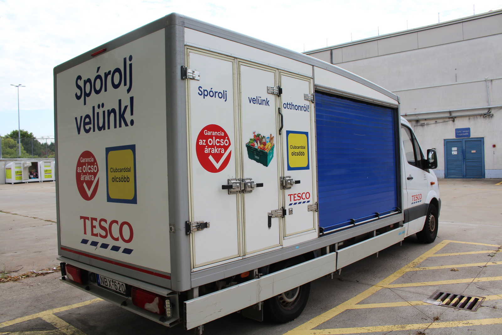 Hűtős kisteherautó 6