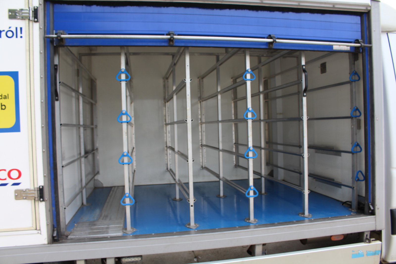 Hűtős kisteherautó 9