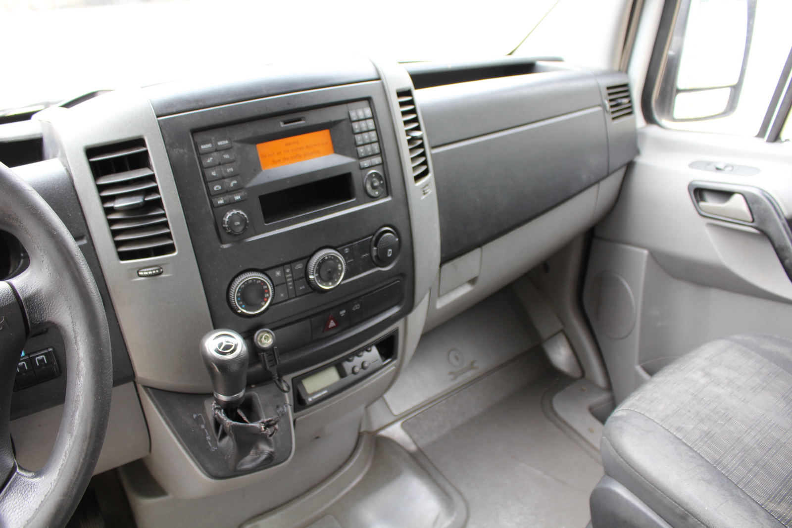 Hűtős kisteherautó 13