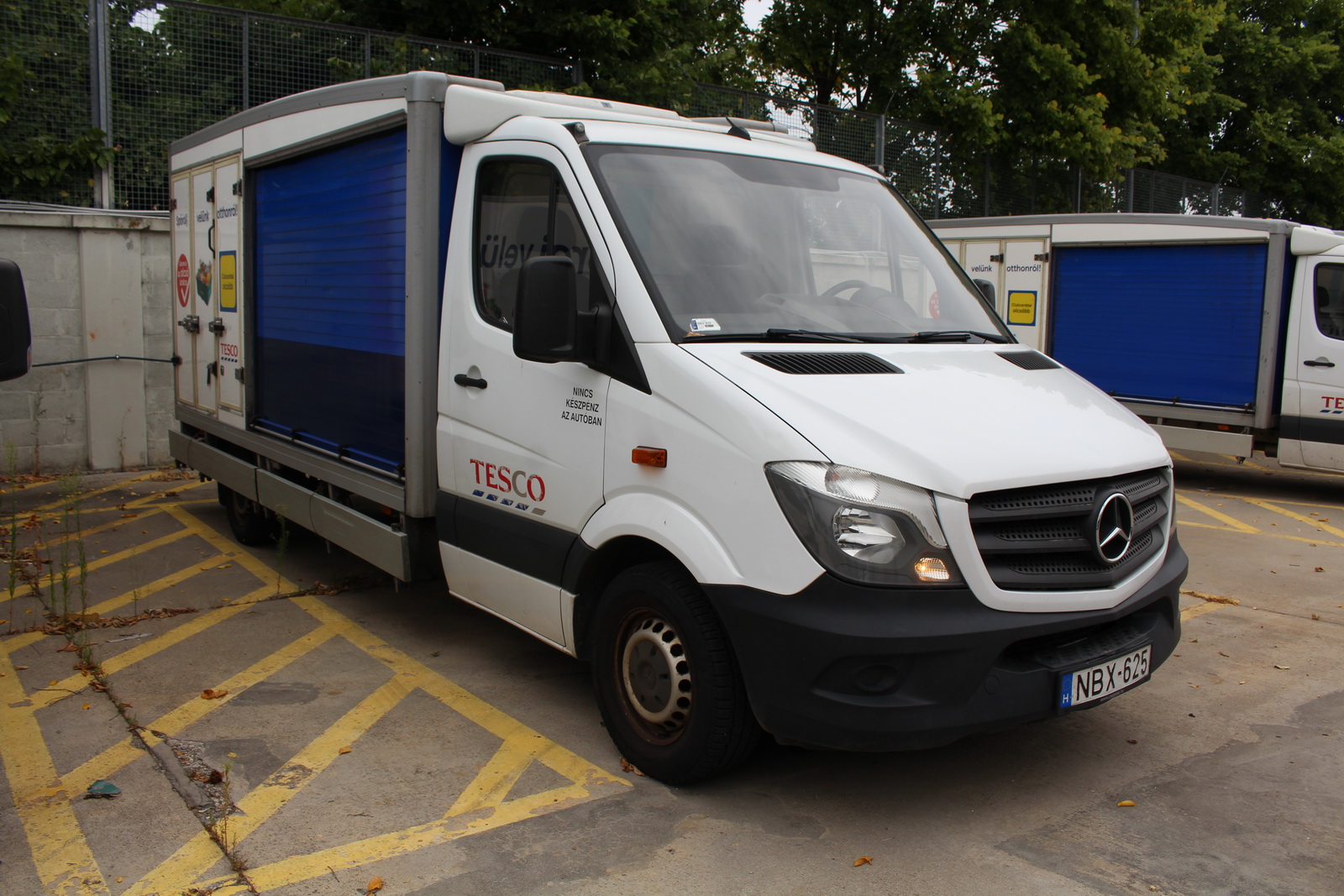 Hűtős kisteherautó 3