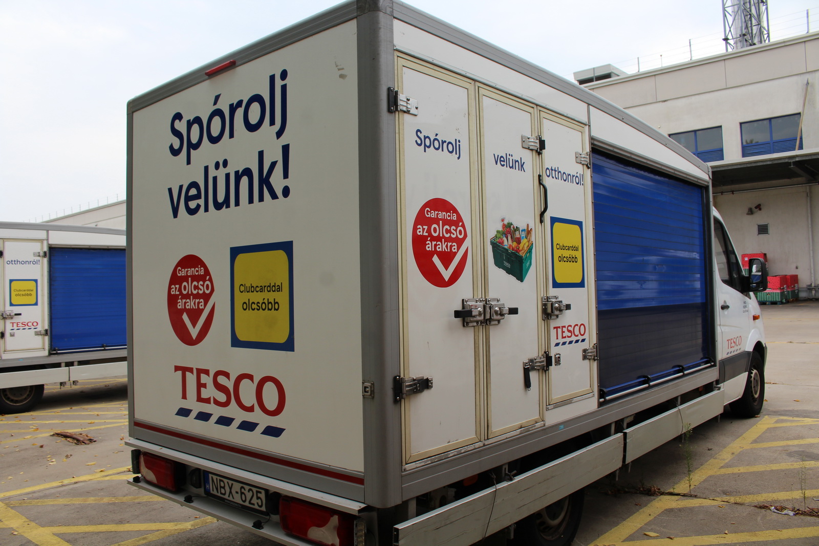 Hűtős kisteherautó 6