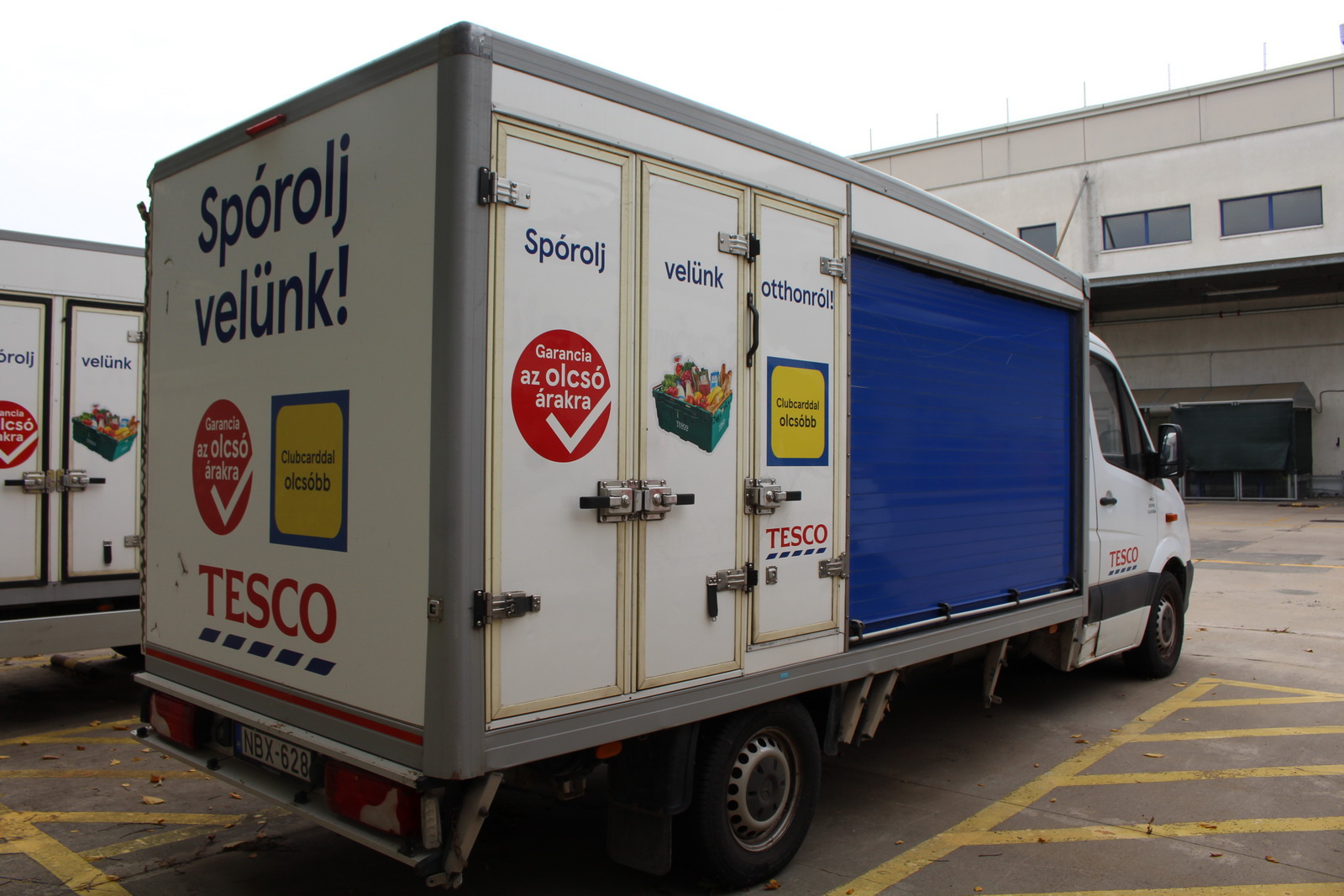Hűtős kisteherautó 6