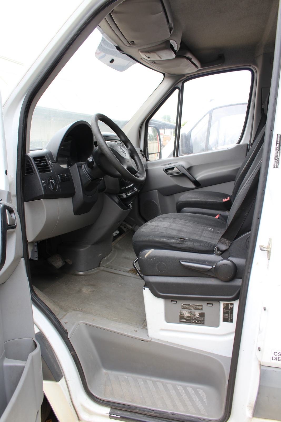 Hűtős kisteherautó 11