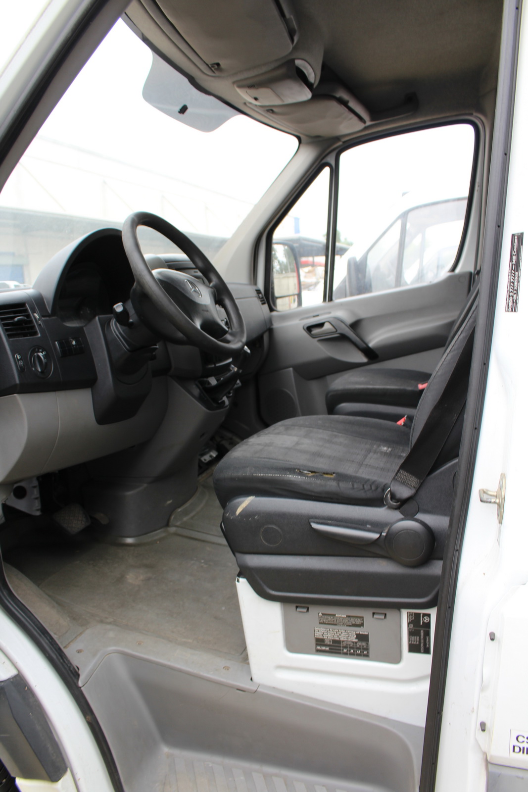 Hűtős kisteherautó 15