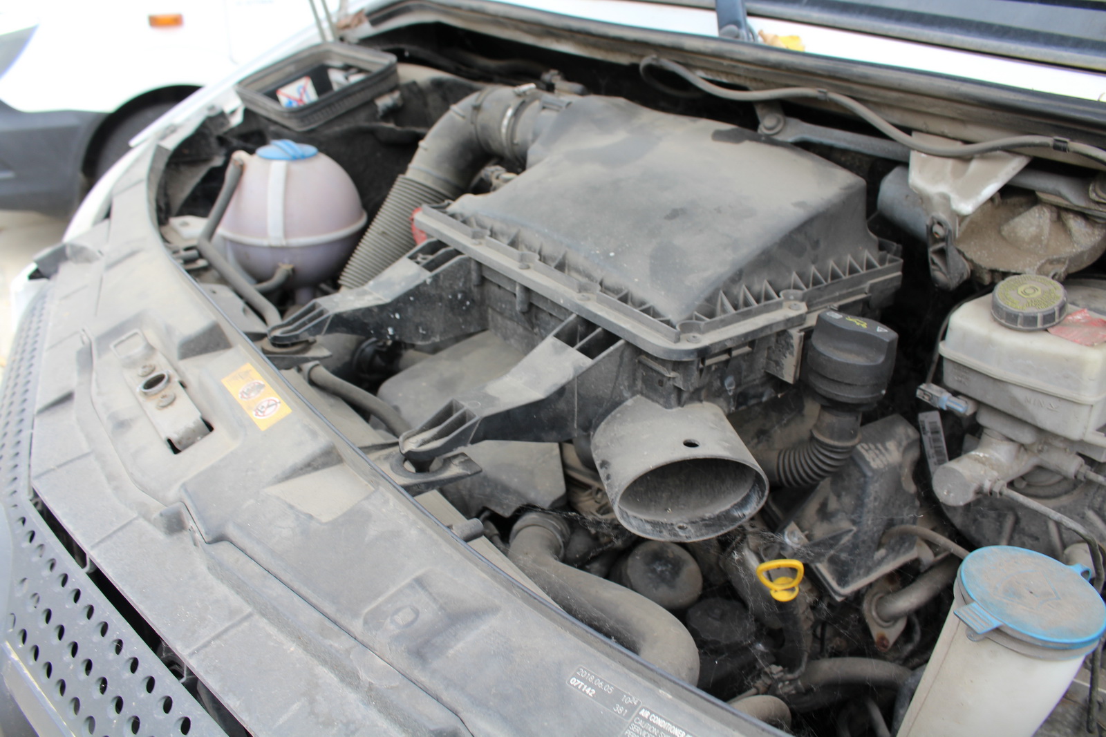 Hűtős kisteherautó 19