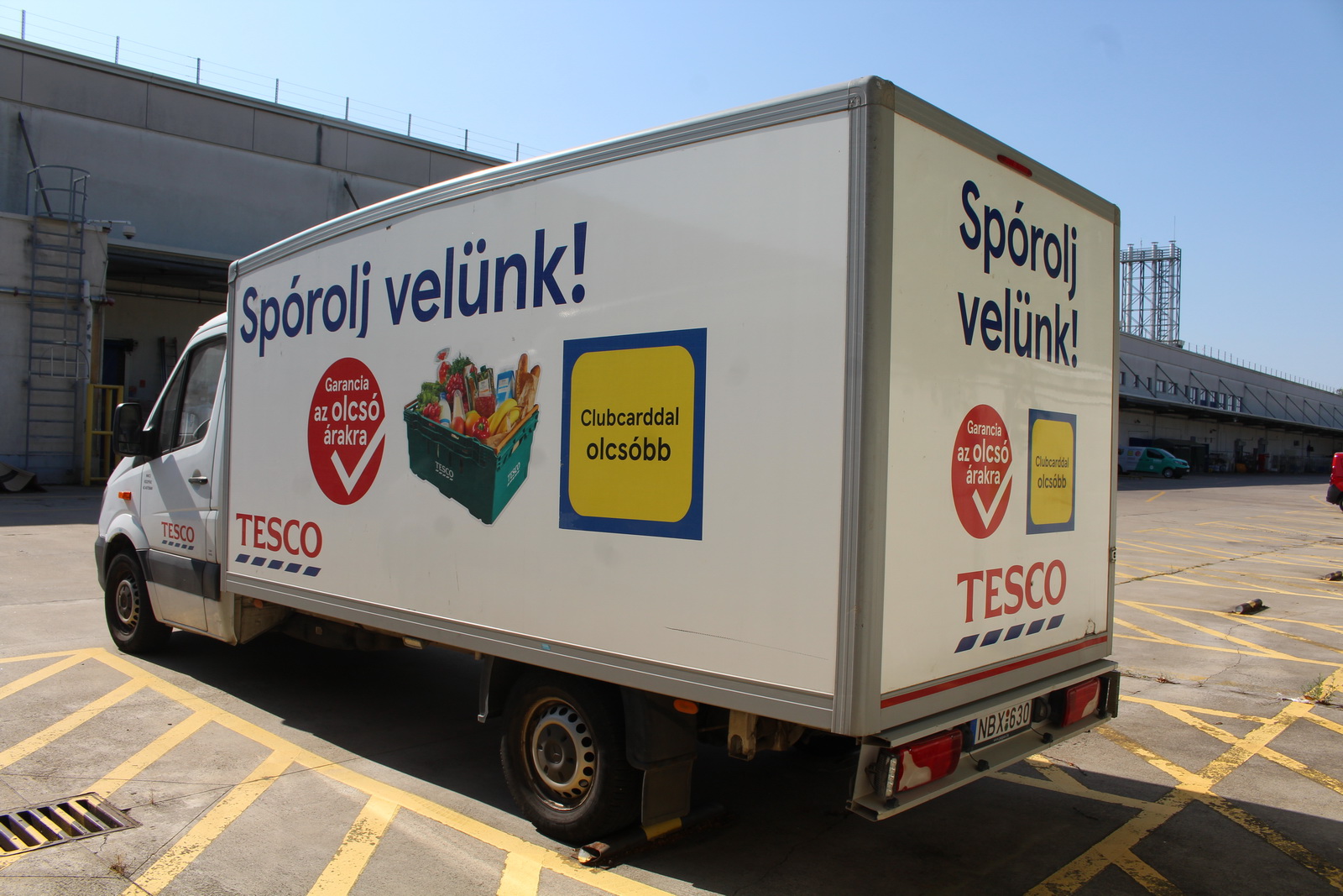 Hűtős kisteherautó 4