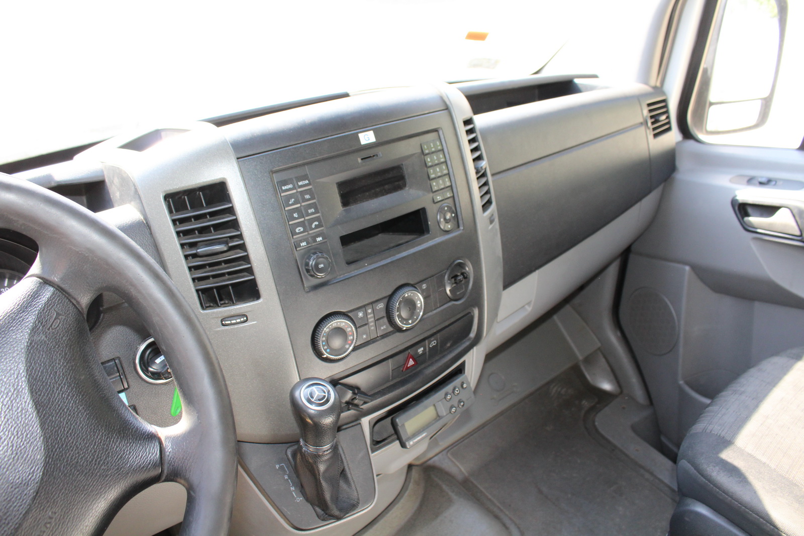 Hűtős kisteherautó 10