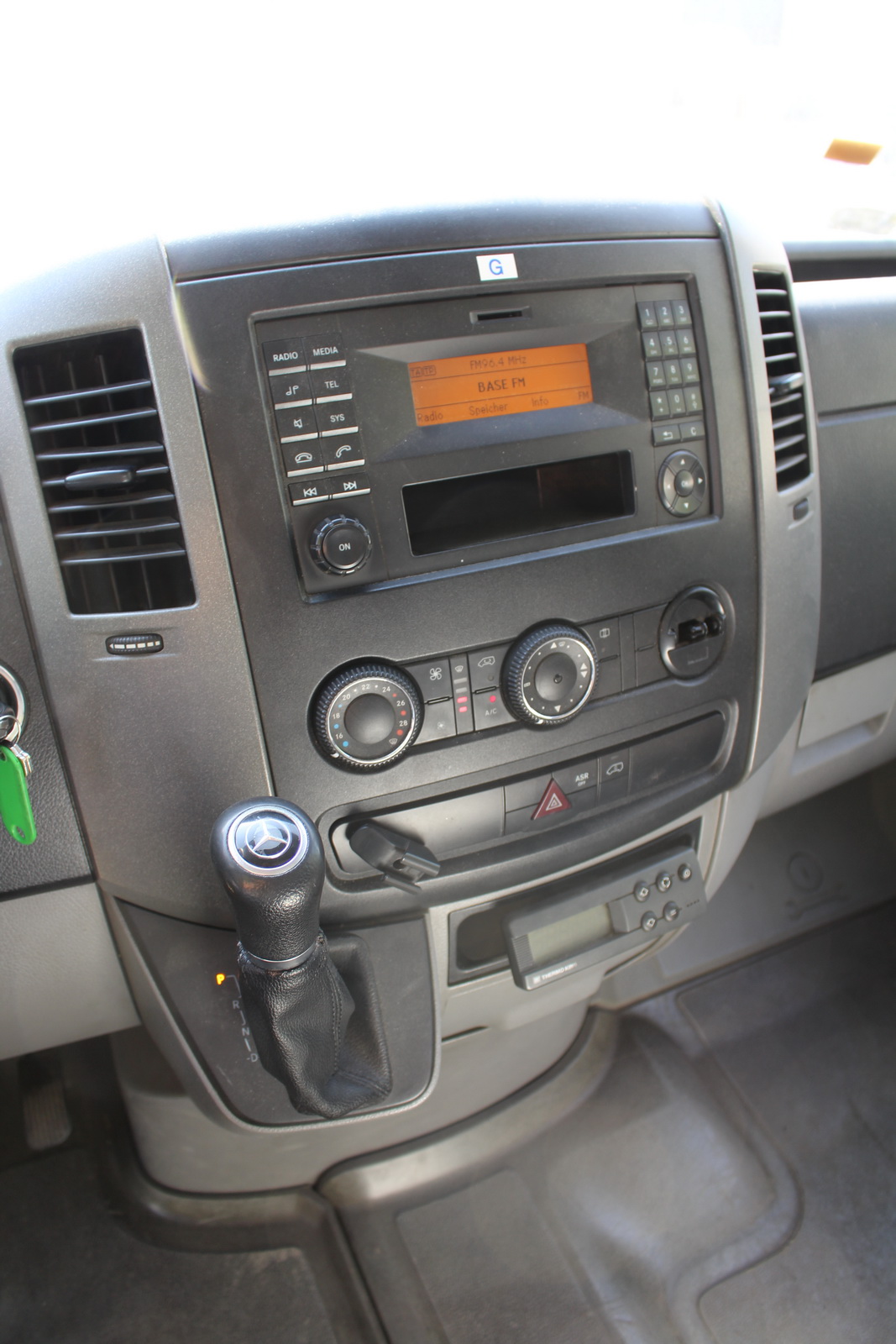 Hűtős kisteherautó 13