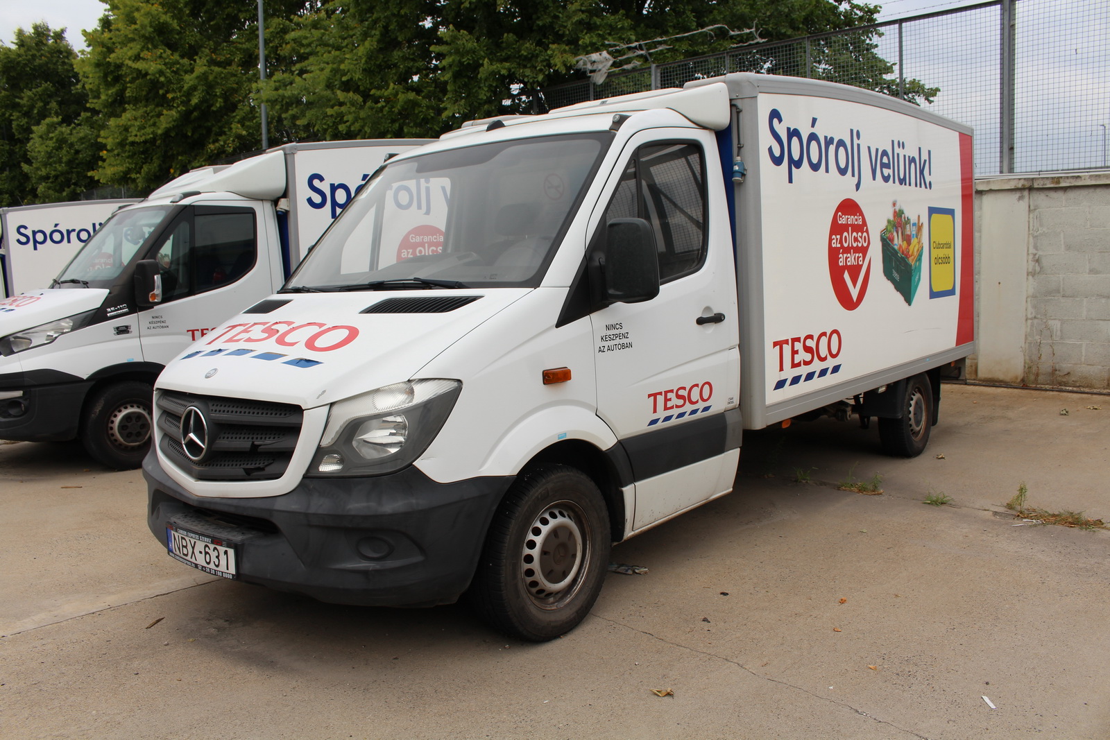 Hűtős kisteherautó 16