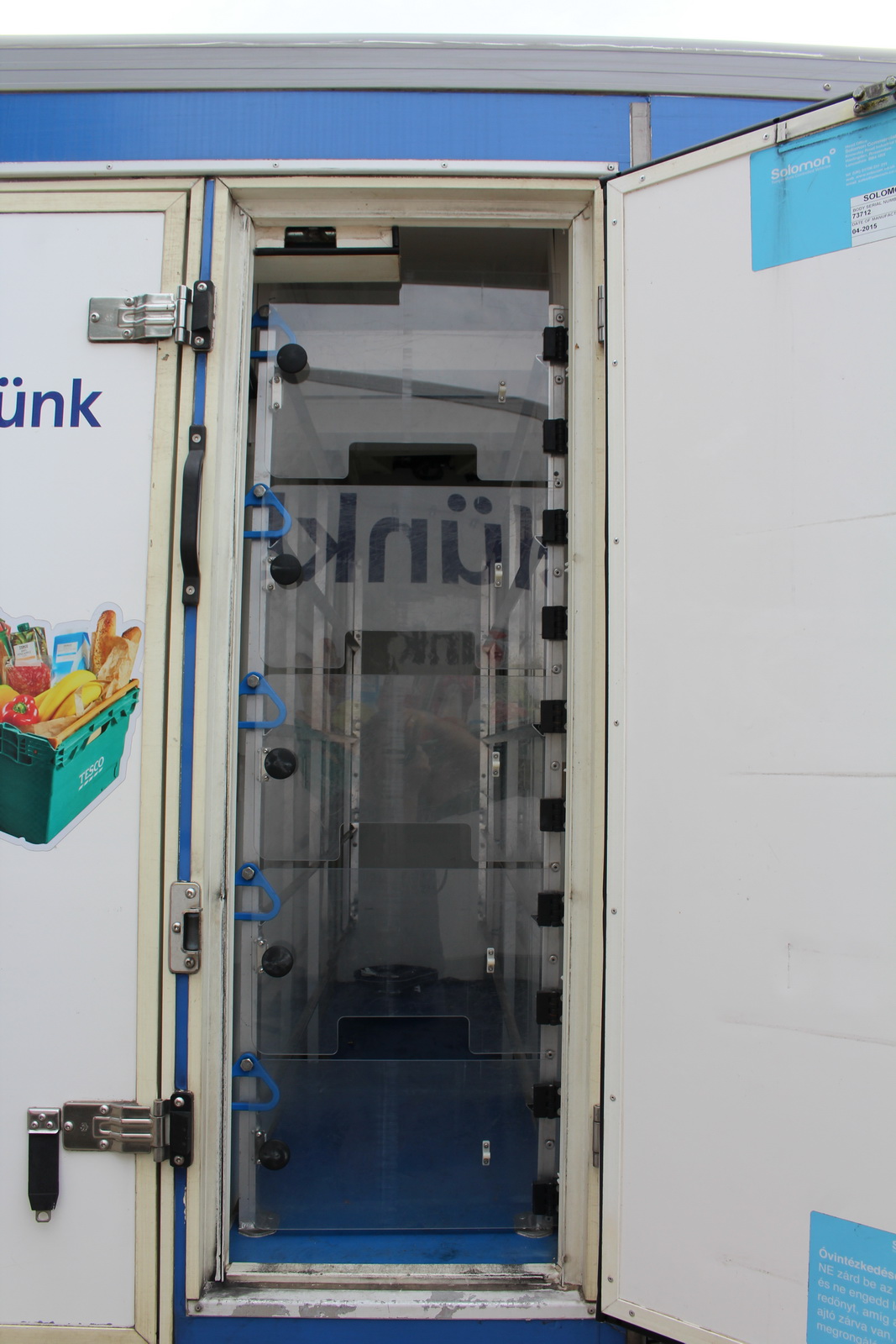 Hűtős kisteherautó 6