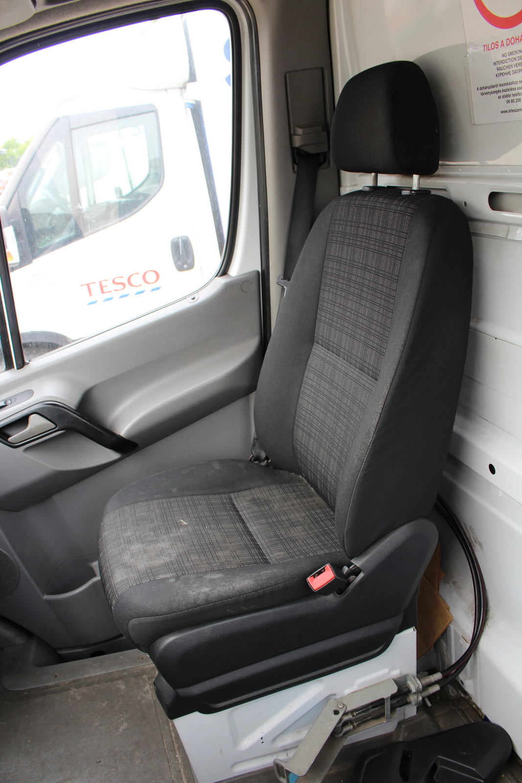 Hűtős kisteherautó 10