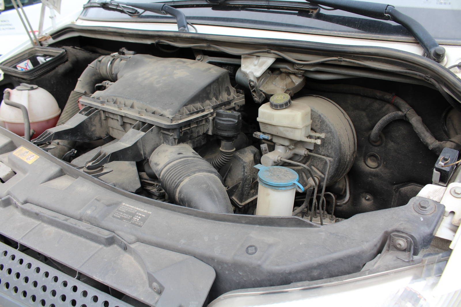 Hűtős kisteherautó 14