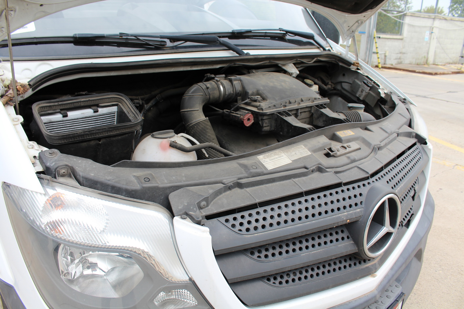 Hűtős kisteherautó 15