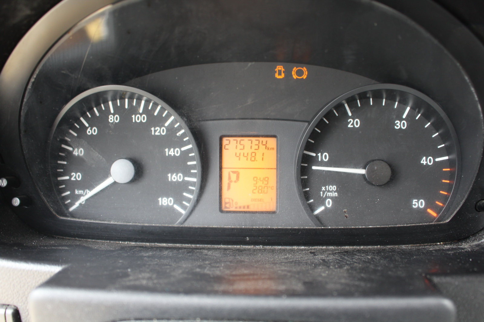 Hűtős kisteherautó 2