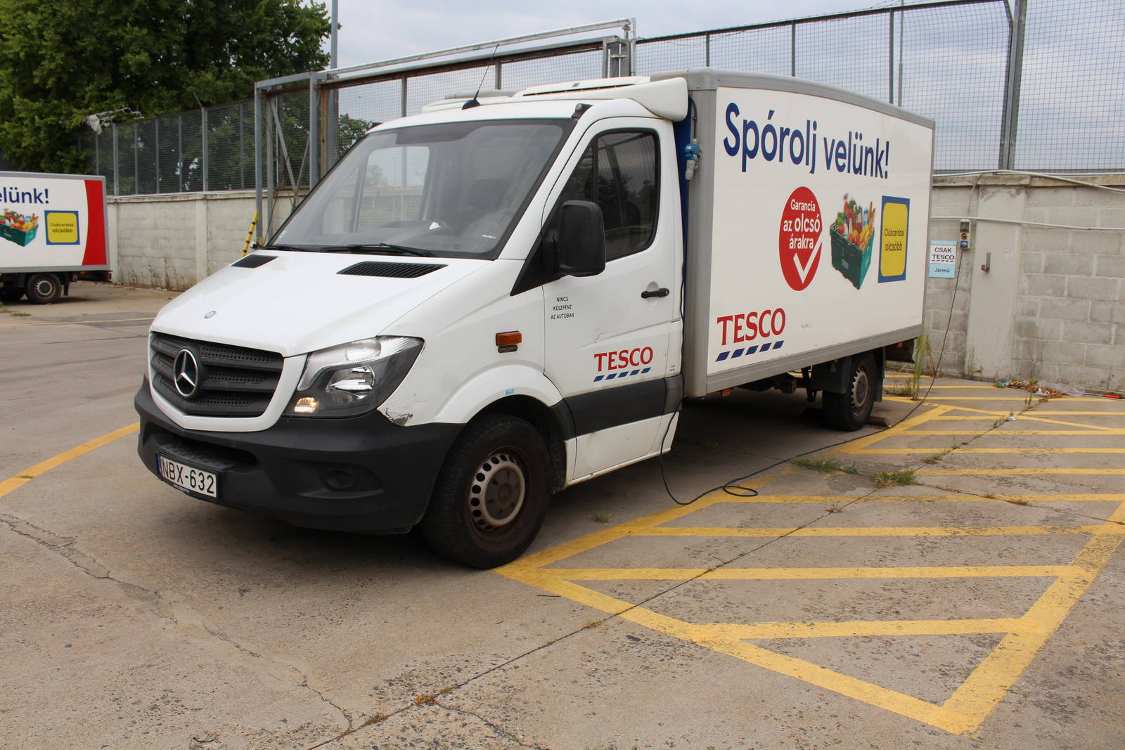 Hűtős kisteherautó 3