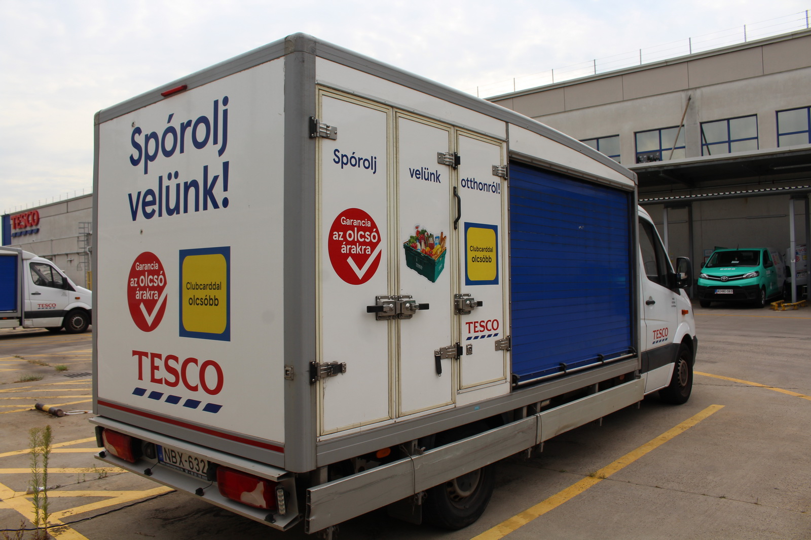 Hűtős kisteherautó 6