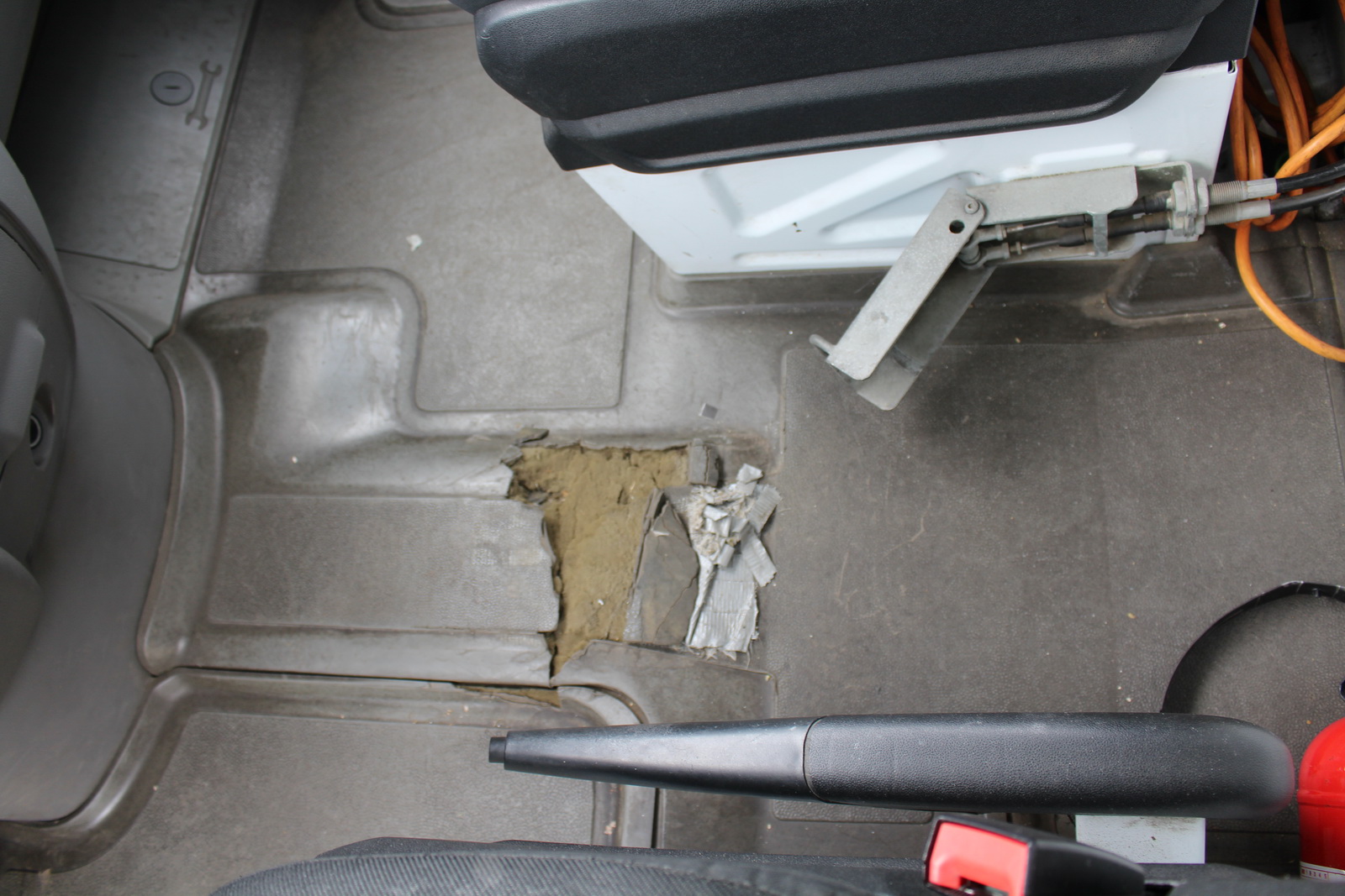 Hűtős kisteherautó 11