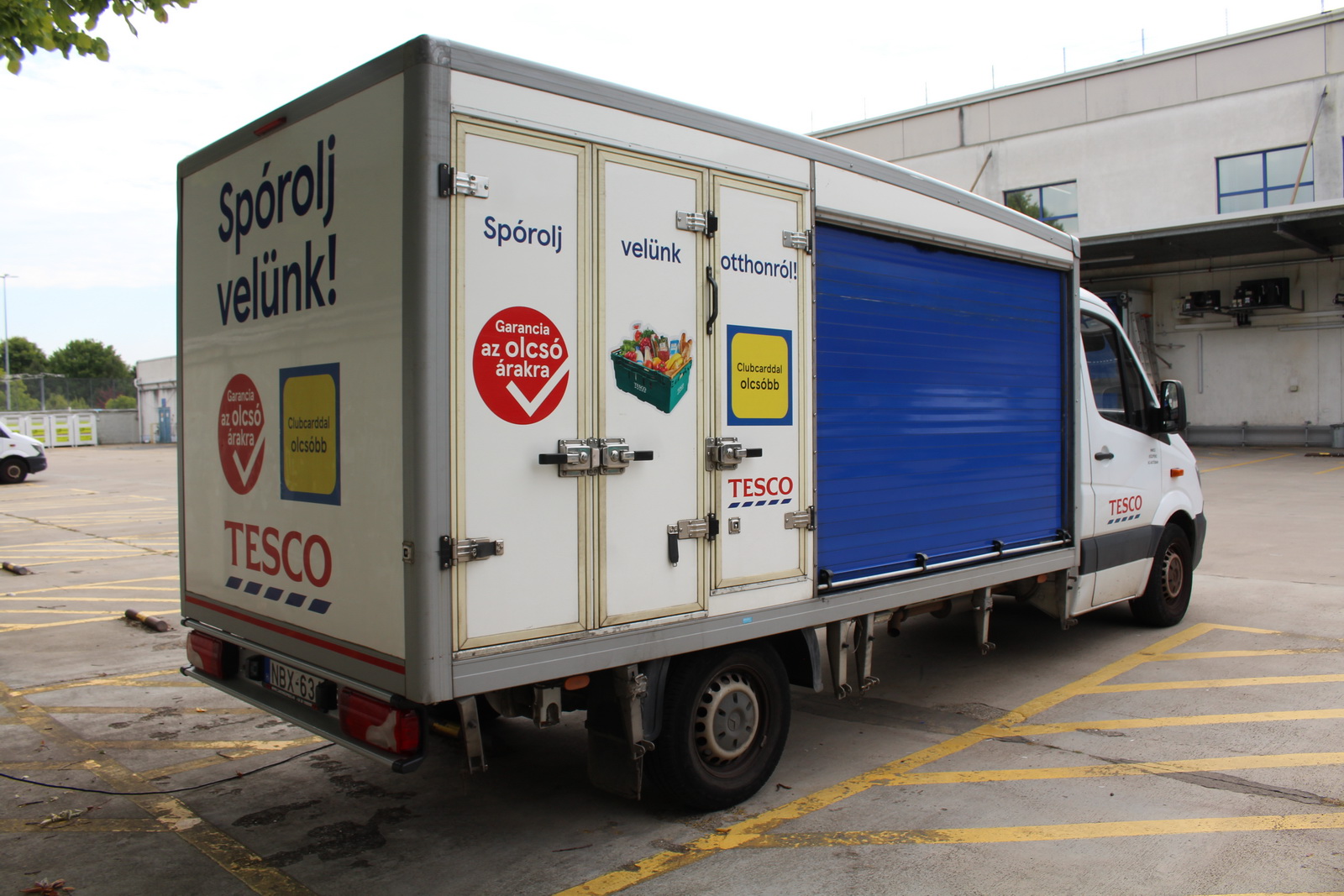 Hűtős kisteherautó 6