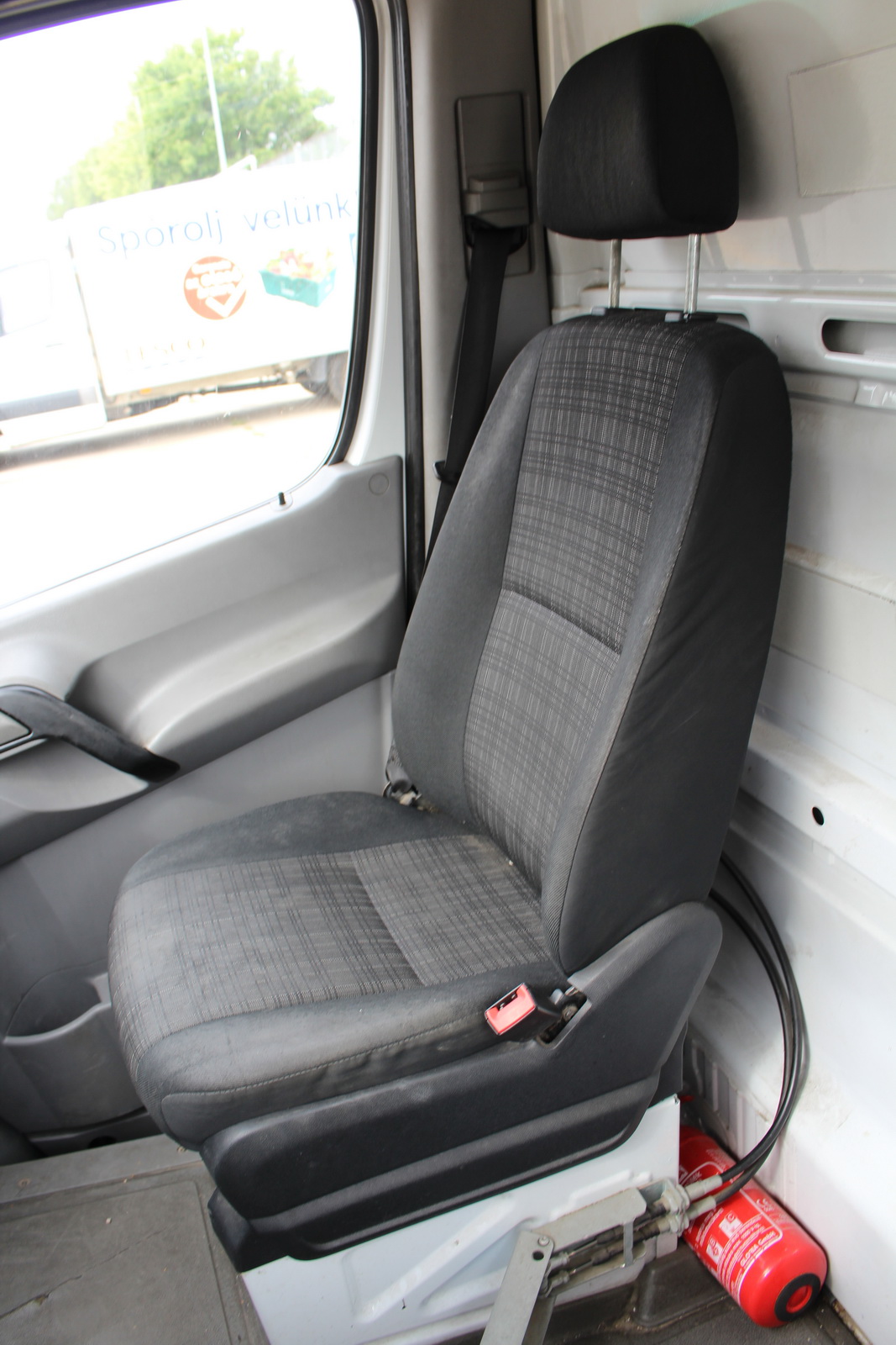 Hűtős kisteherautó 11