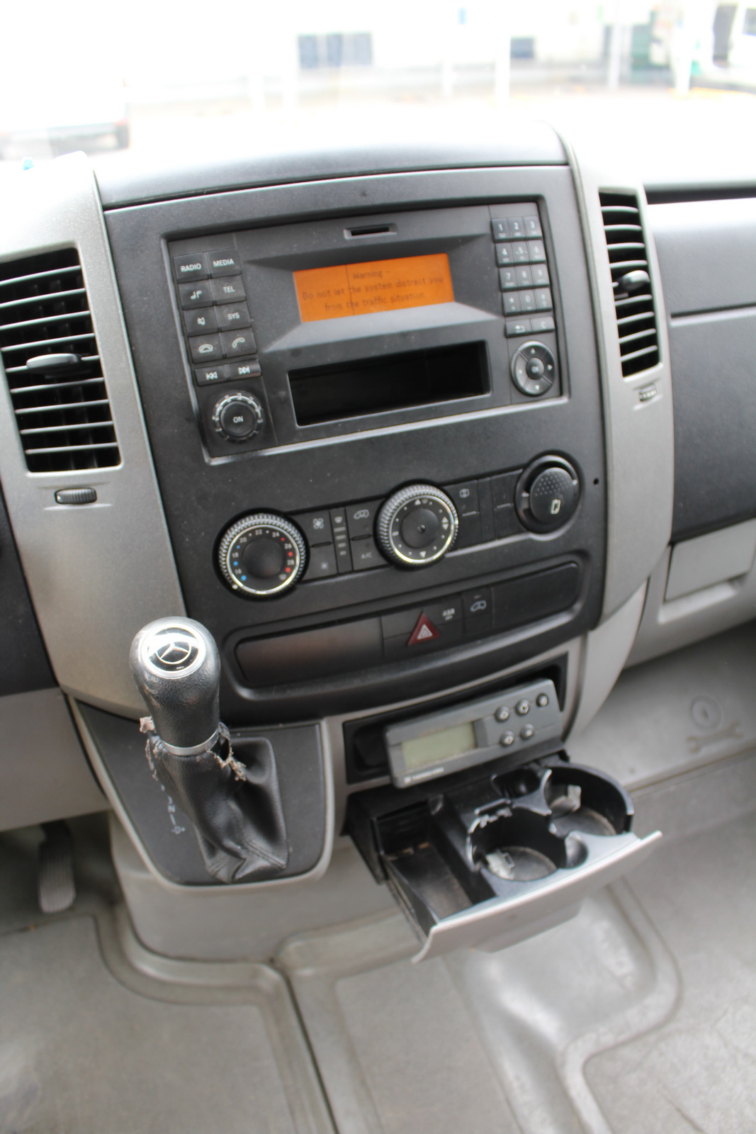 Hűtős kisteherautó 13