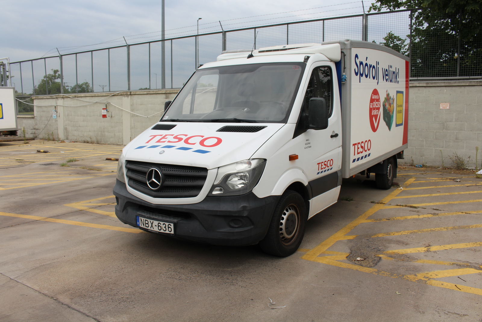 Hűtős kisteherautó 3