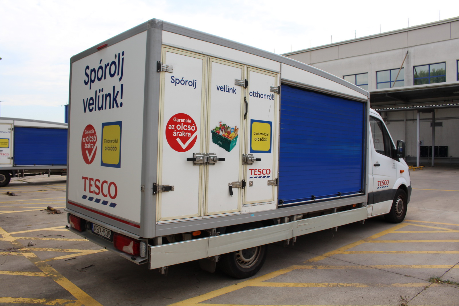 Hűtős kisteherautó 6