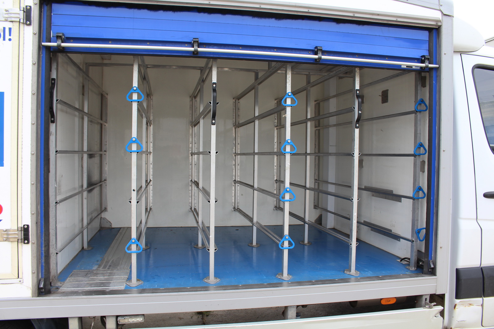 Hűtős kisteherautó 9