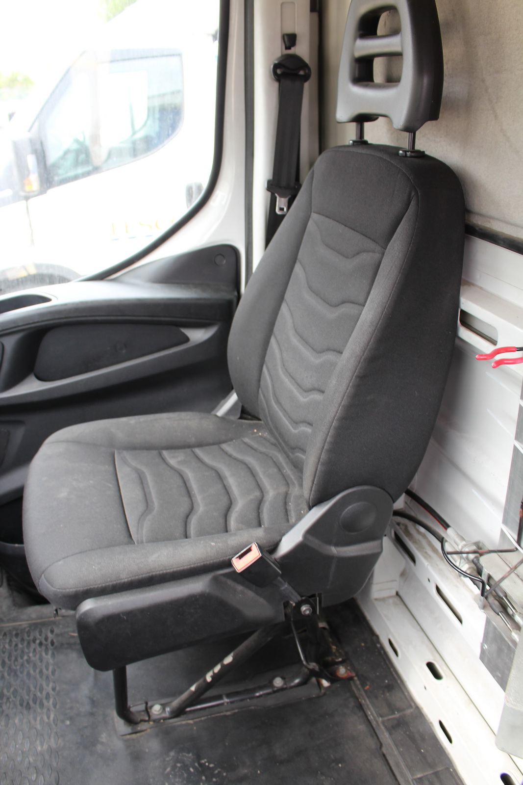 Hűtős kisteherautó 11