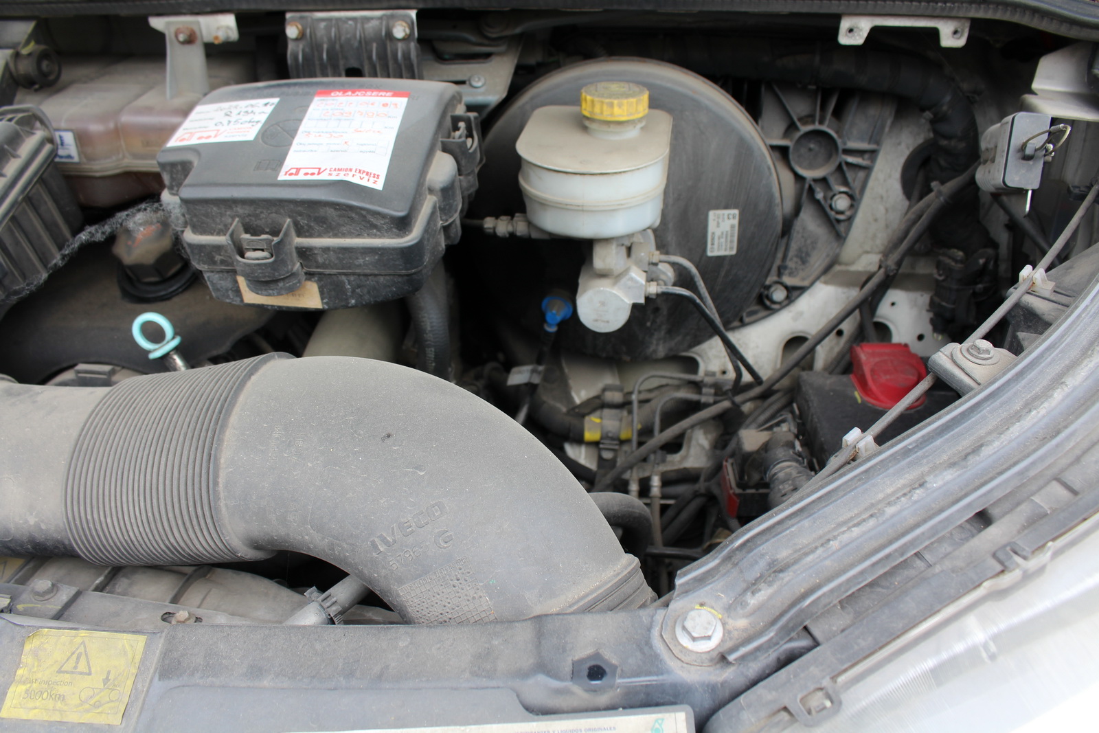 Hűtős kisteherautó 17