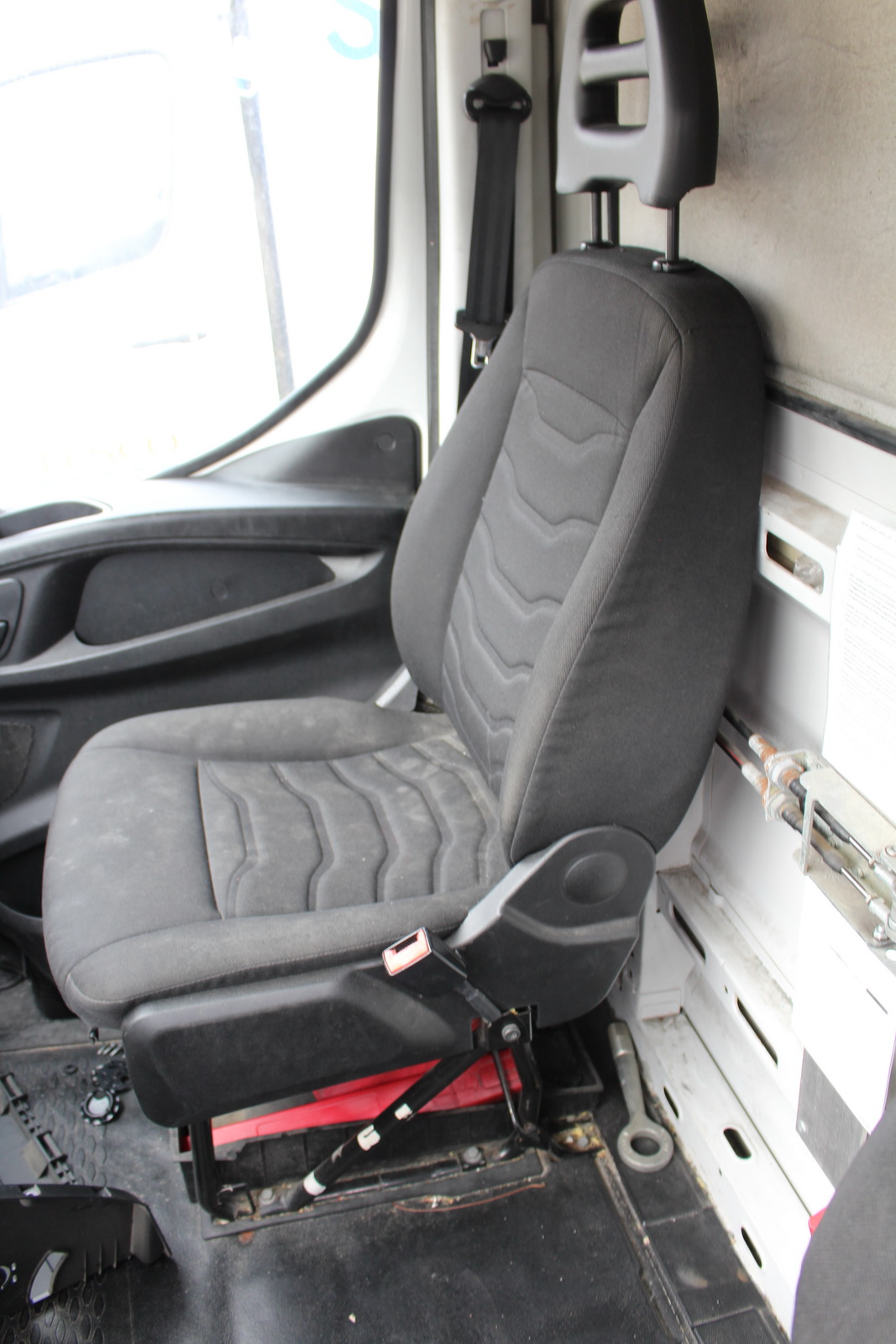 Hűtős kisteherautó 15