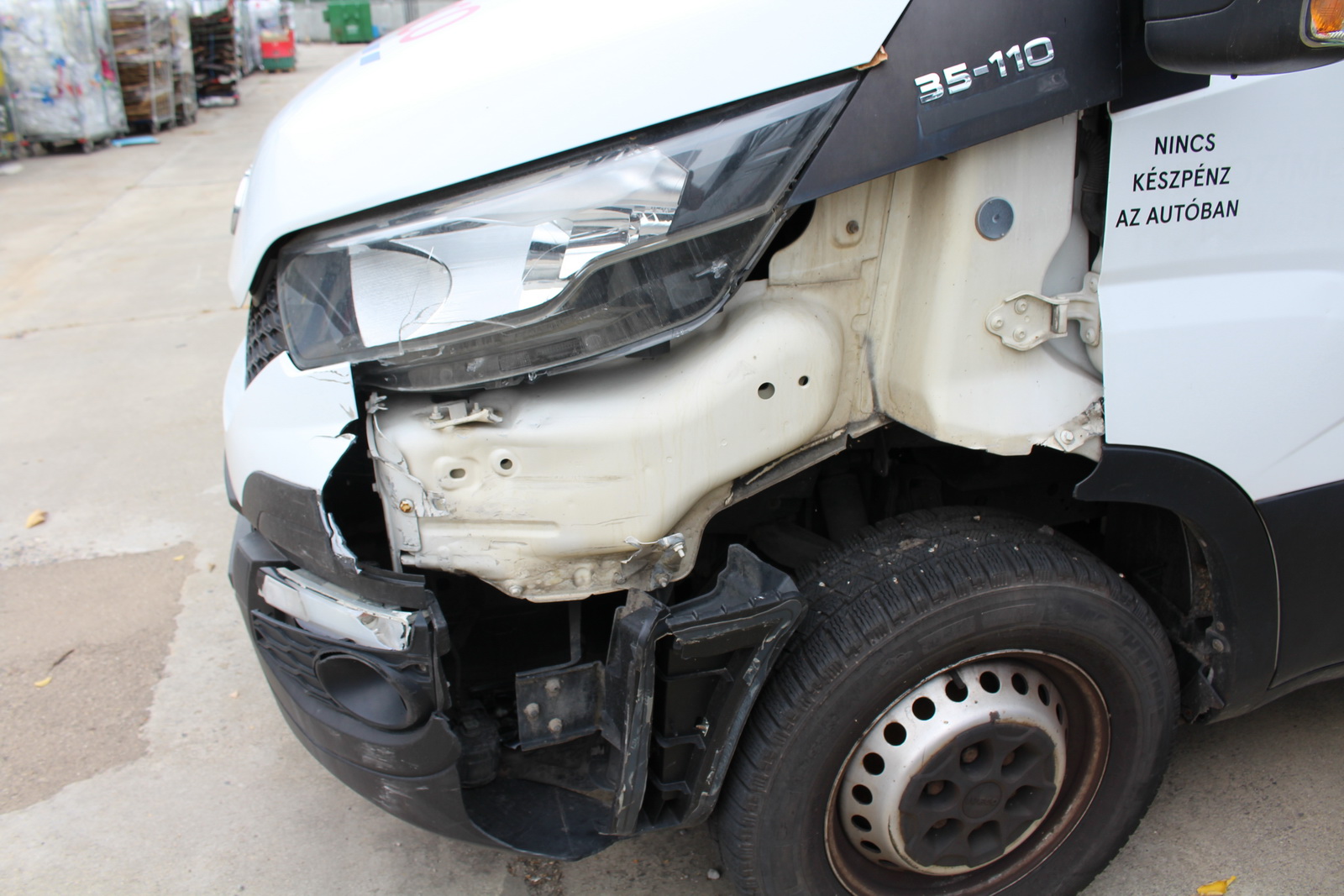 Hűtős kisteherautó 13