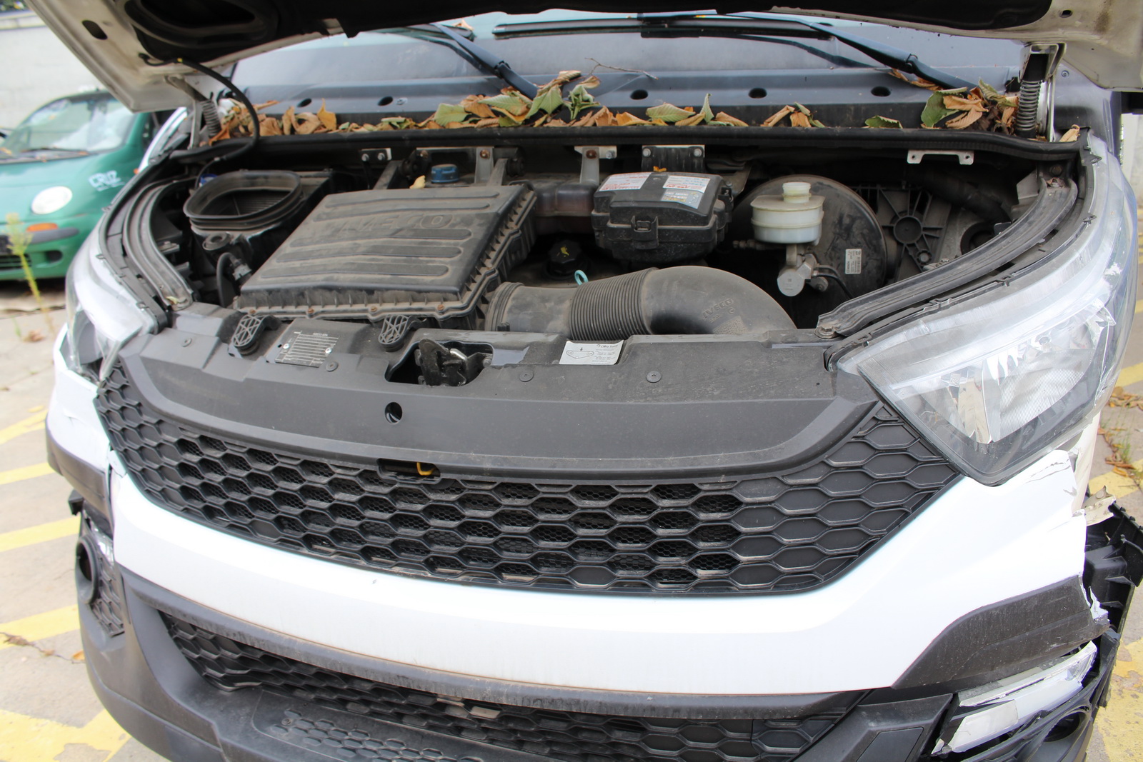 Hűtős kisteherautó 18