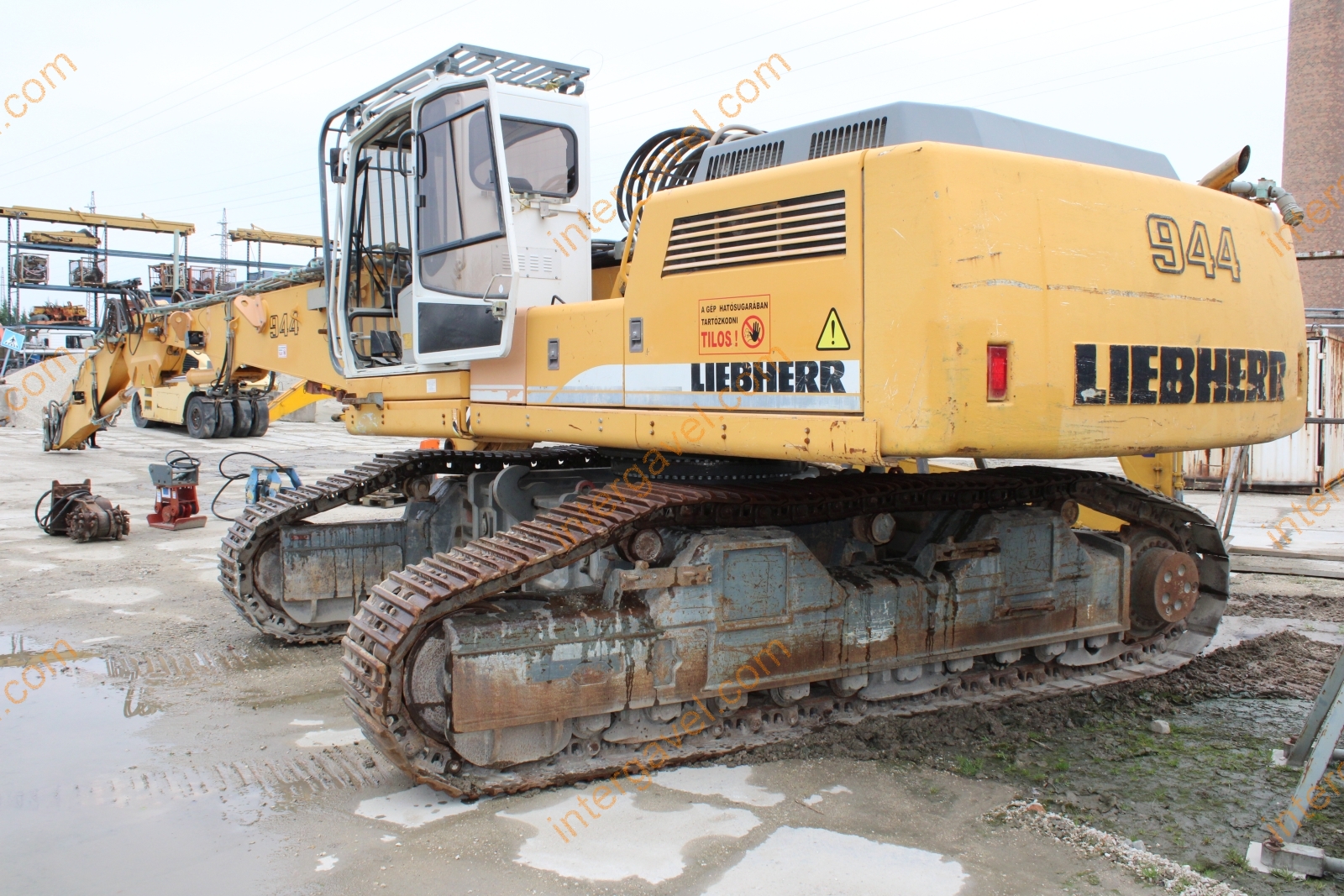 Hosszúgémű lánctalpas kotró – Liebherr 2