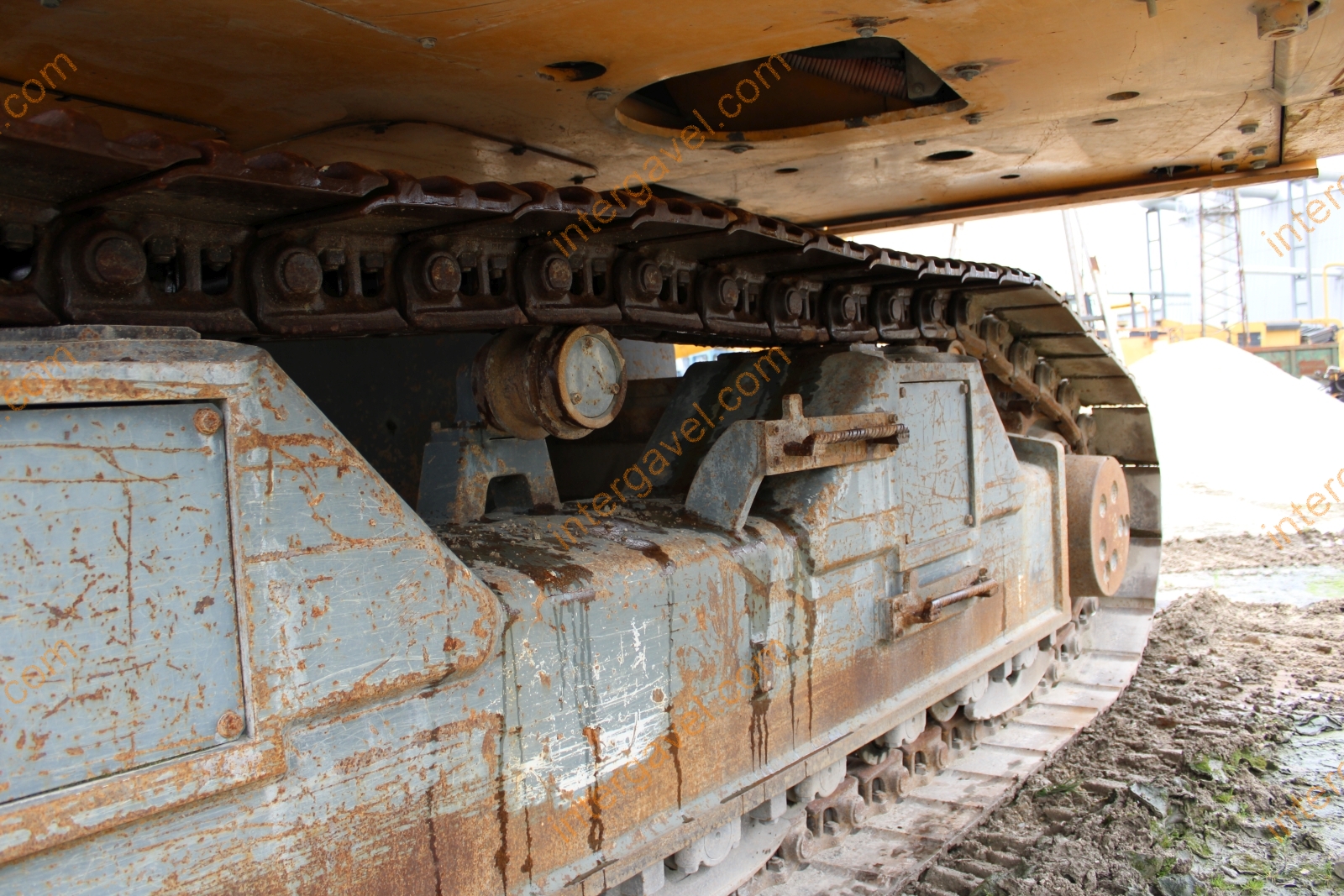 Hosszúgémű lánctalpas kotró – Liebherr 8