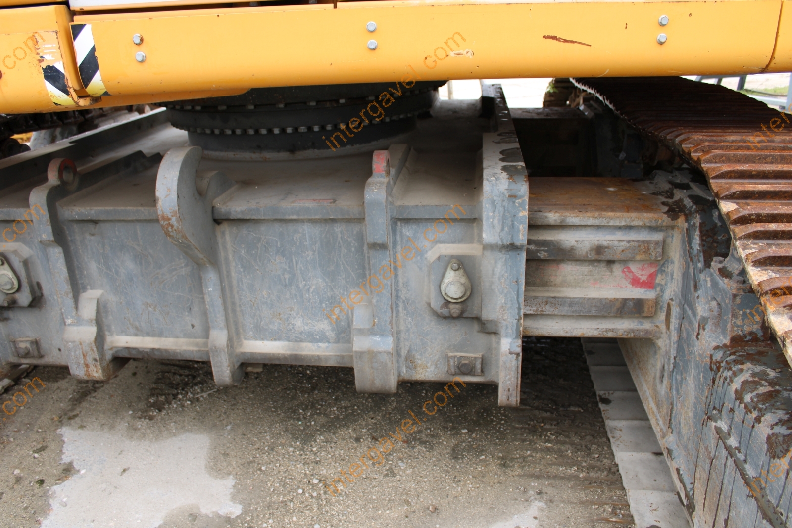 Hosszúgémű lánctalpas kotró – Liebherr 9