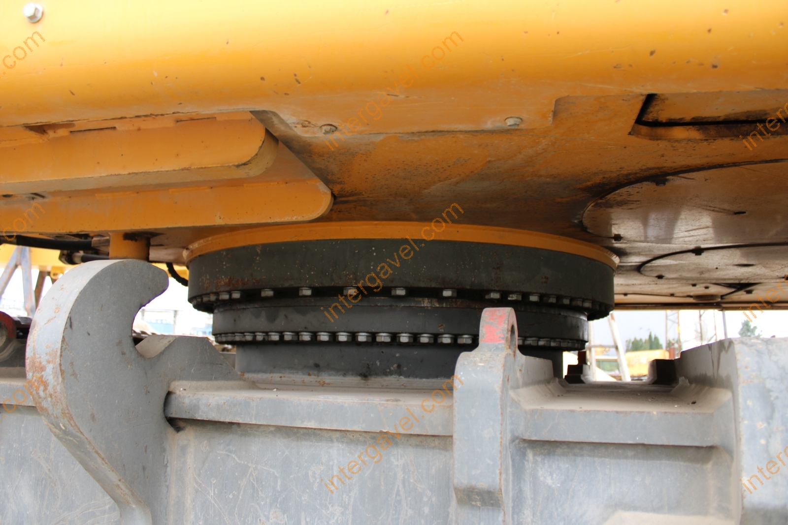 Hosszúgémű lánctalpas kotró – Liebherr 10