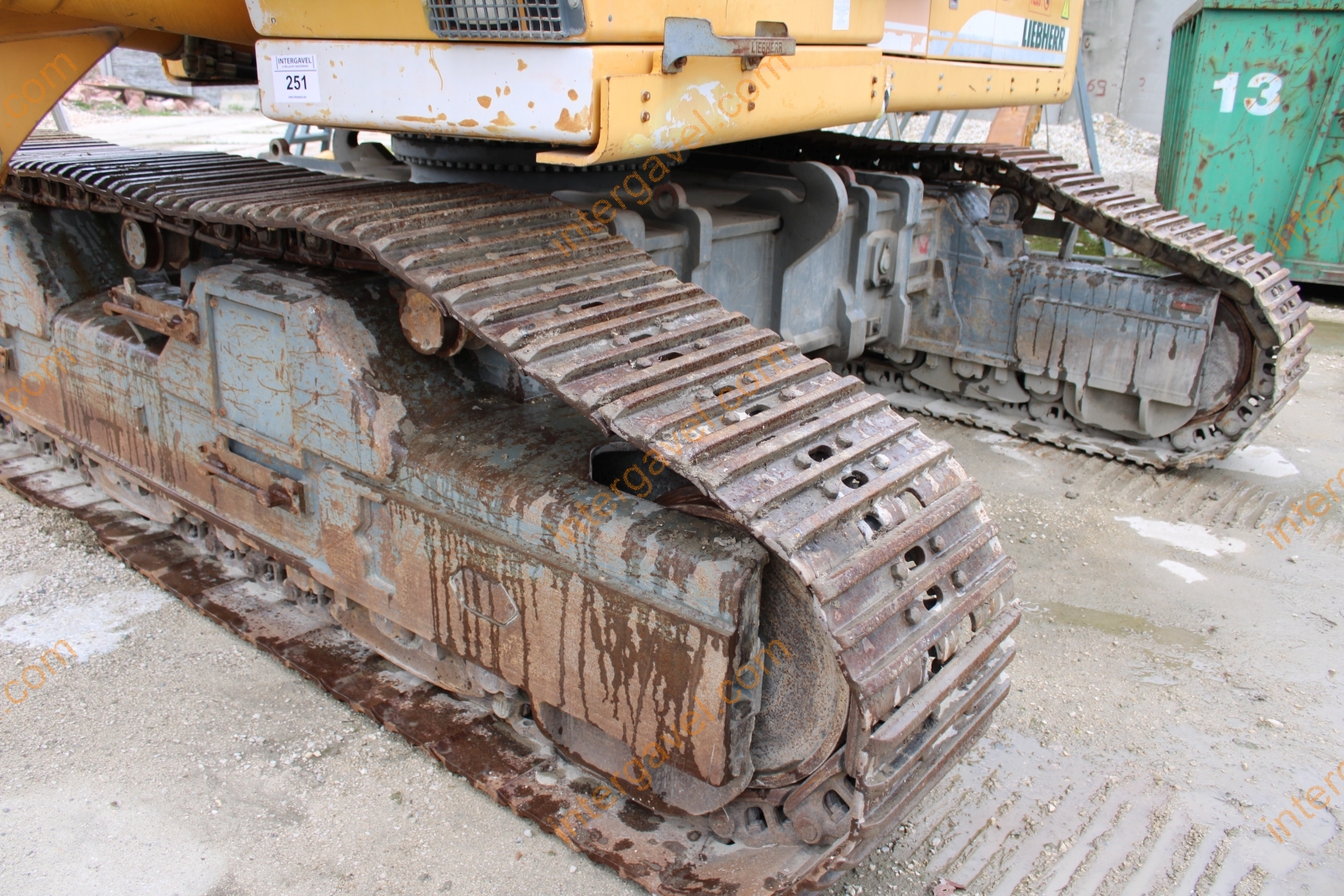 Hosszúgémű lánctalpas kotró – Liebherr 13