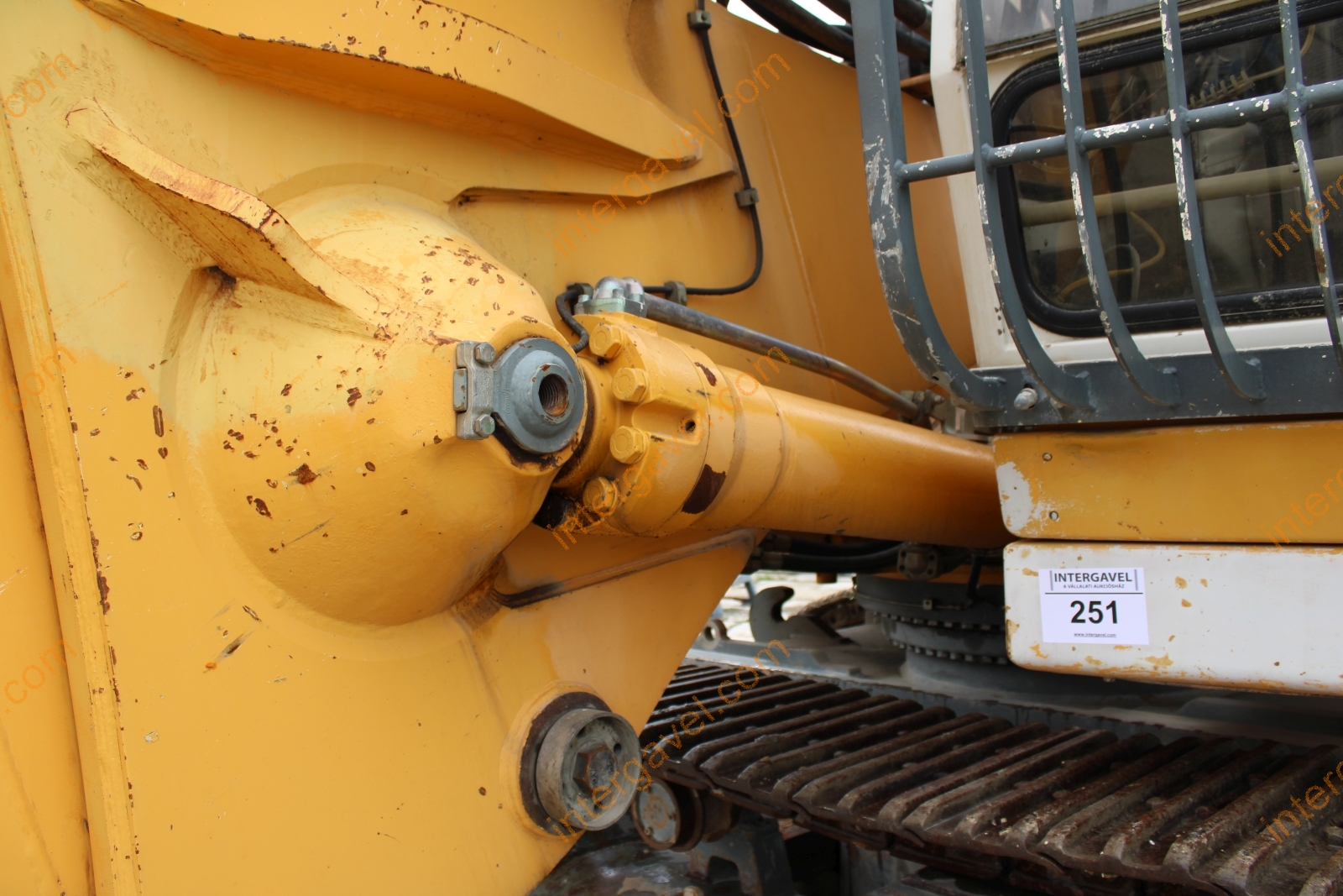 Hosszúgémű lánctalpas kotró – Liebherr 20