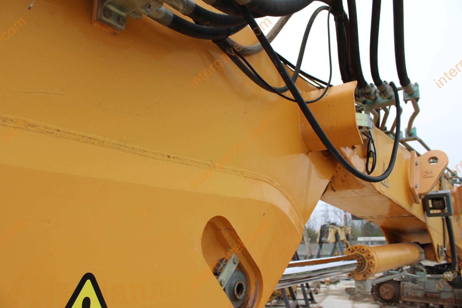 Hosszúgémű lánctalpas kotró – Liebherr 25