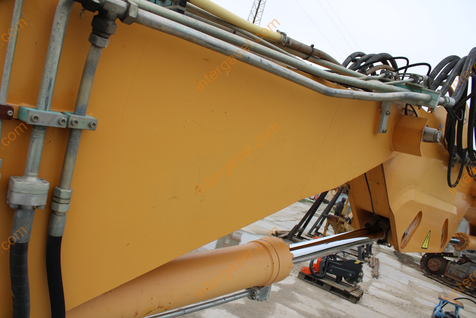 Hosszúgémű lánctalpas kotró – Liebherr 26